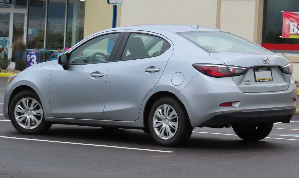 Toyota Yaris Sedan 2026: Ainda Vale a Pena?