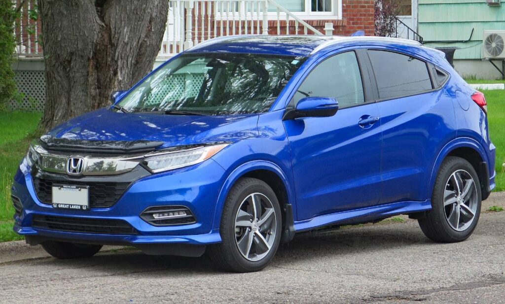 1000373511 Honda HR-V Touring 2021 na cor Azul Egeu Metálico, vista frontal esquerda