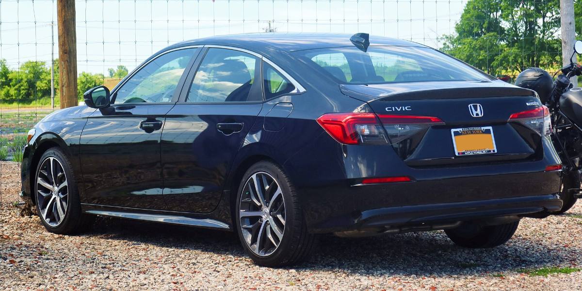 Honda Civic Touring 2022, traseira.