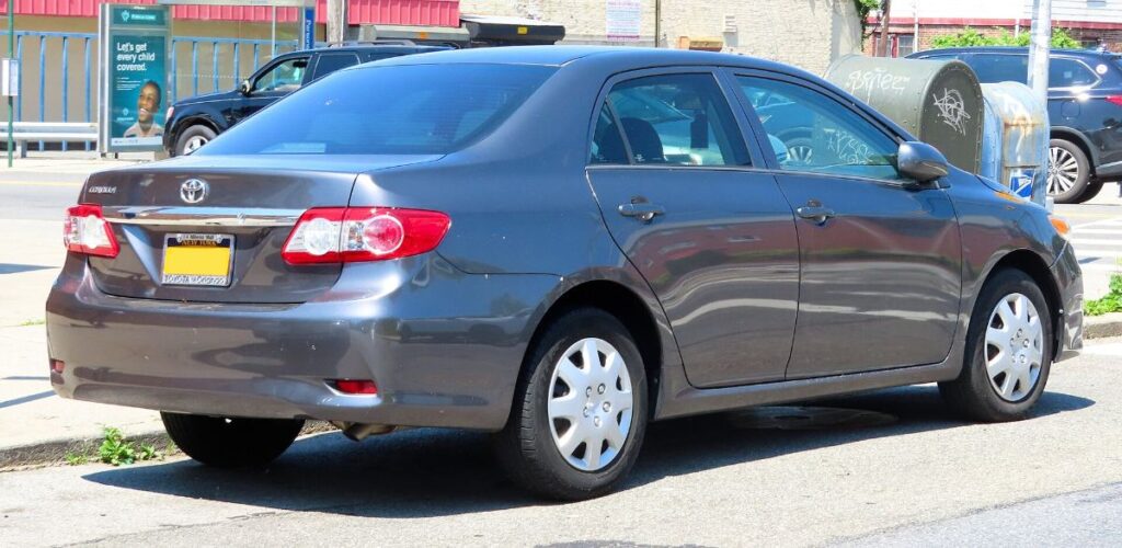 Toyota Corolla 2012, modelo básico, traseira