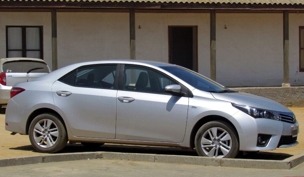 1000376690 Toyota Corolla 1.8 XEi 2016